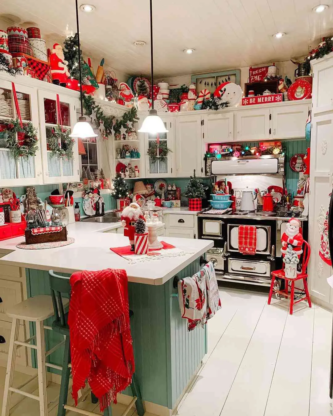 /img/14083-christmas-kitchen-shelves-60cm.webp