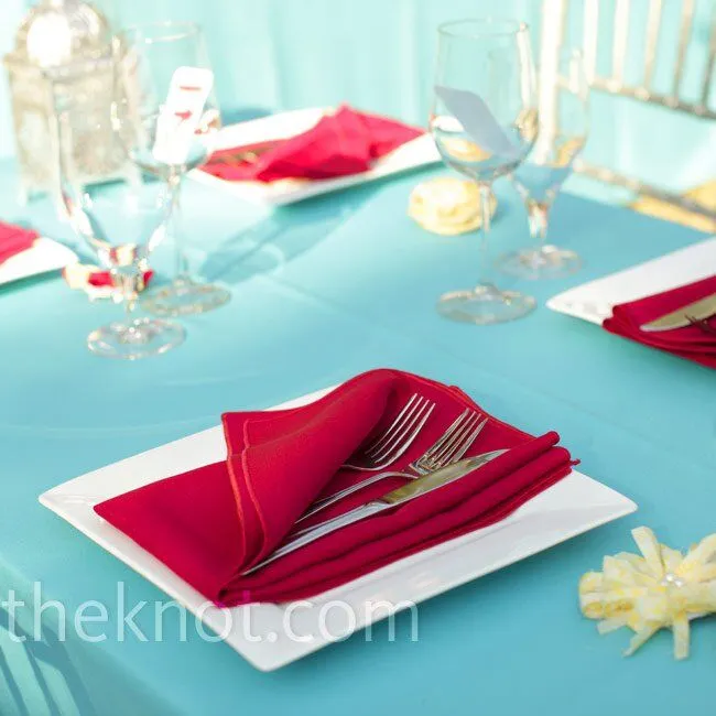 /img/14090-turquoise-accents-in-red-kitchen.webp