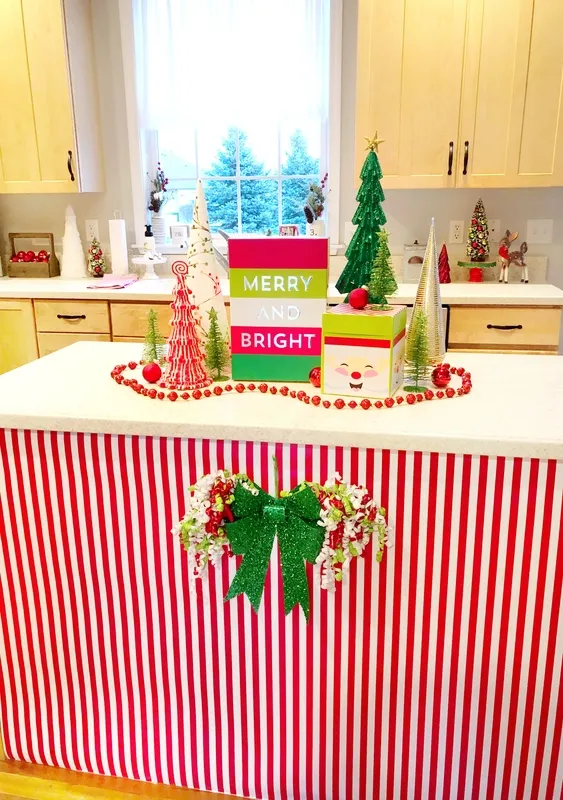 14120 christmas ornament display