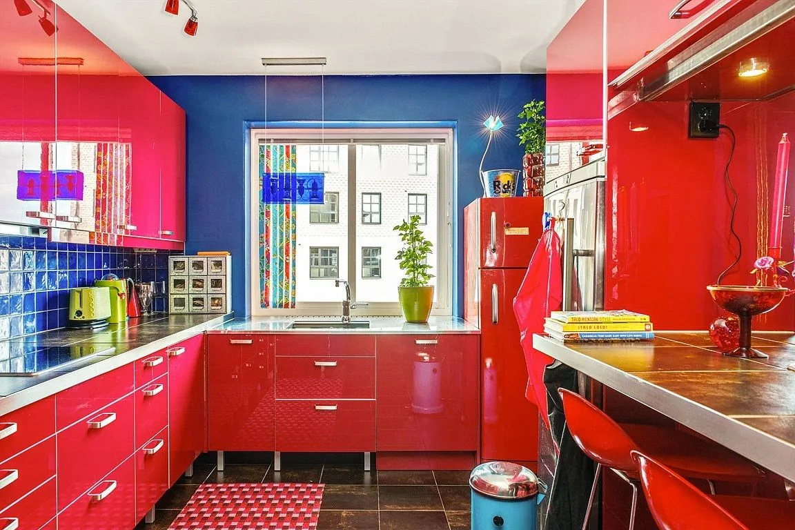 14131 red kitchen shades