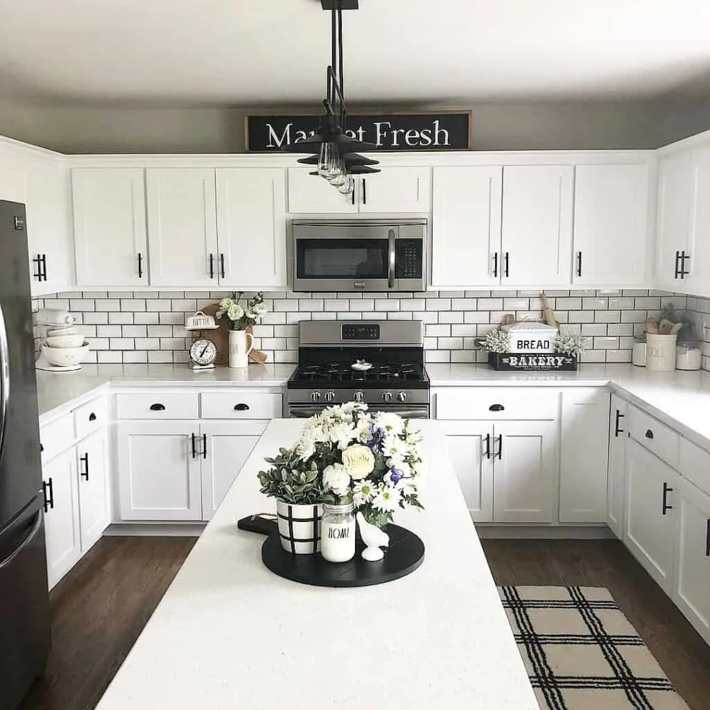 14142 black and white farmhouse kitchen design