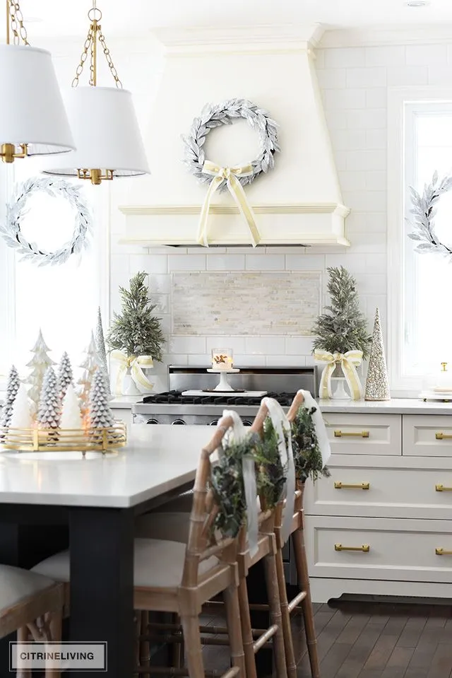 /img/14209-christmas-kitchen-baking.webp