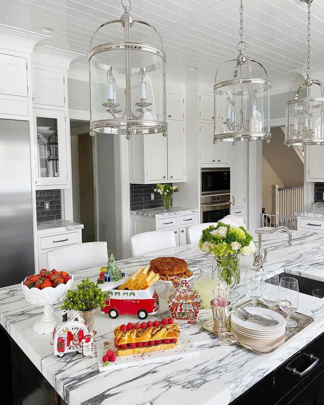 14209 christmas kitchen table setting