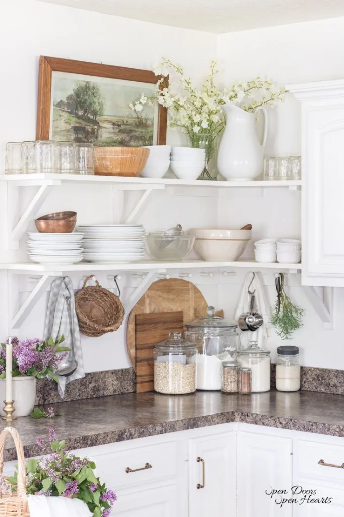 14225 farmhouse kitchen storage