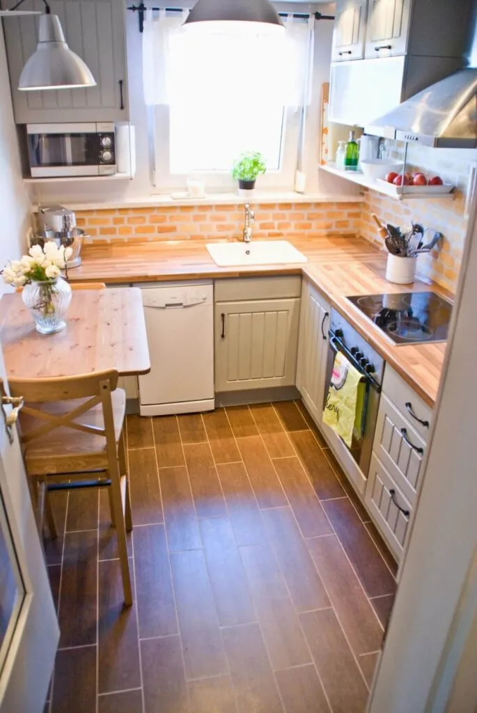 /img/14258-small-kitchen-design-7.webp