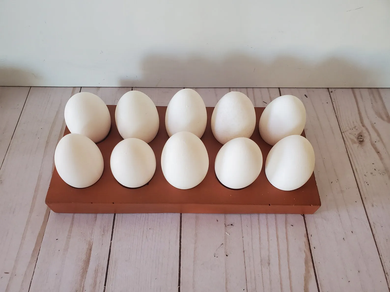 14316 wooden egg holder