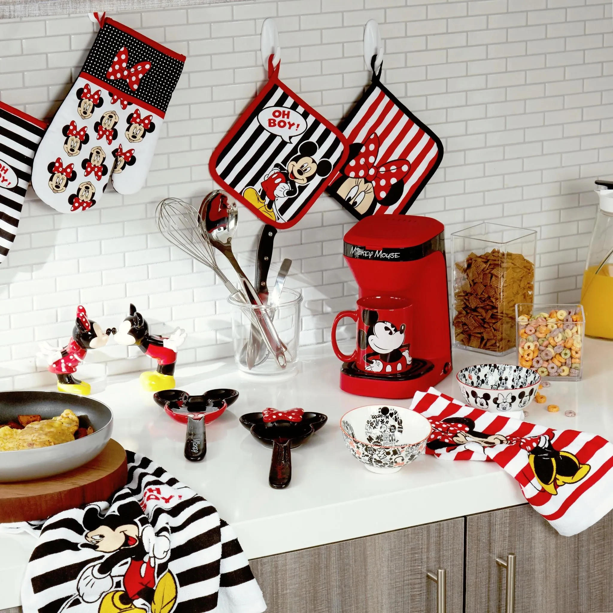 14345 beach themed disney kitchen